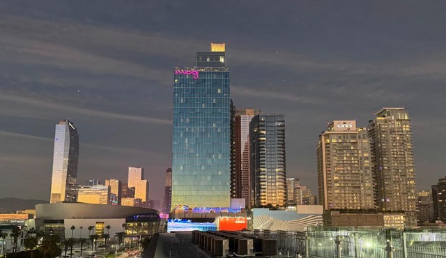 DTLA Prime TWO bedroom steps away from Crypto
