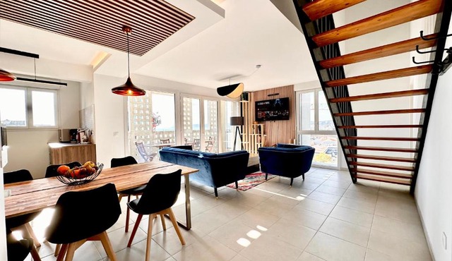 Duplex - Vue Mer exceptionnelle - Quartier Euromed-avec Box