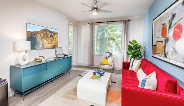 Elegant 1BR Condo w Stunning Outdoor Pool in Fremont