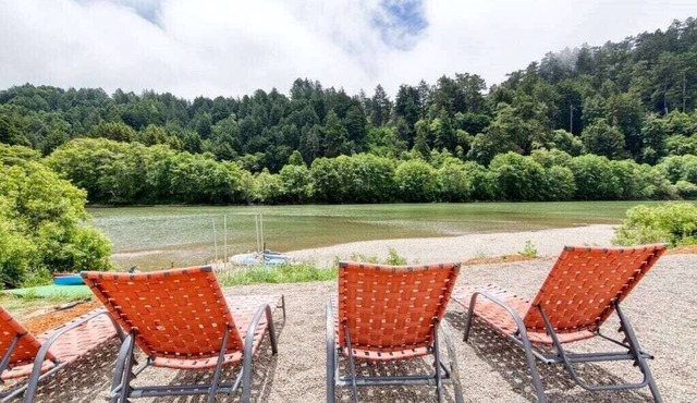 Elegant 4 BR 2.5BA | Scenic Riverfront & Hot Tub