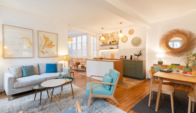 Elegant Marais 2BR/2BA with AC, up to 4 guests