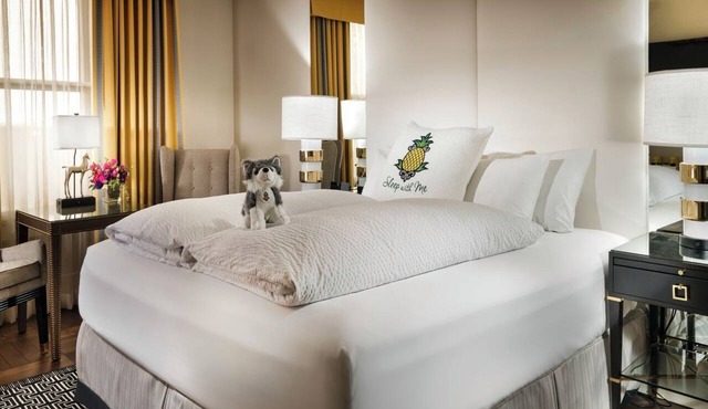 Enchanting Celebrity King Suite, Relaxing Room, Amidst Union Square's Charm