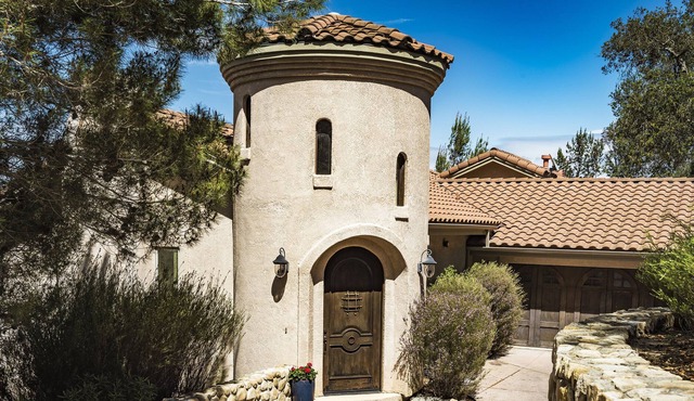 ENCHANTING ITALIAN VILLA! CLOSE TO SOLVANG--- STUNNING SUNSET VIEWS!!!