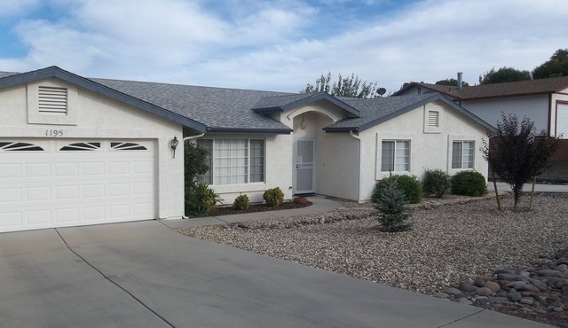 Enjoy relaxing in the Jacuzzi or playing a round of golf!