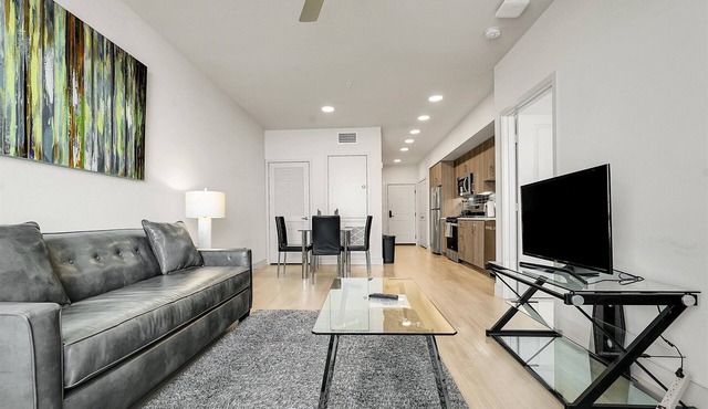 Enjoy the Pool & Spa | nr Airport & Downtown
