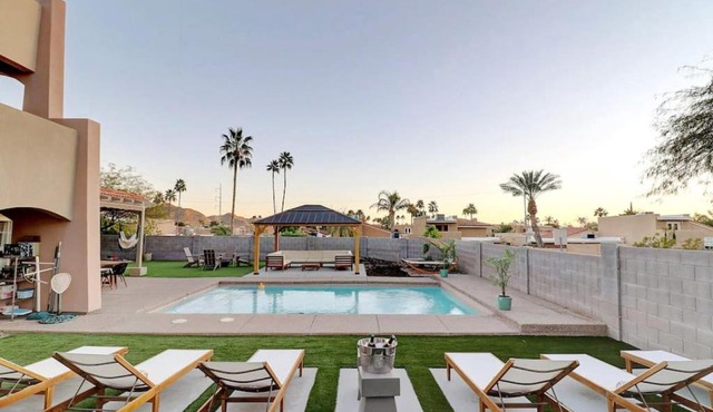 Epic 6BR with Pool, Spa and Fire Pit - Walk to Trails