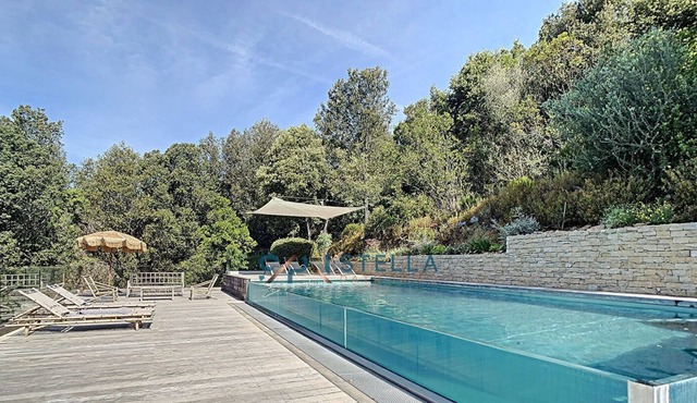 Exceptional Villa With Pool "Casajoli" in eccica-suarella