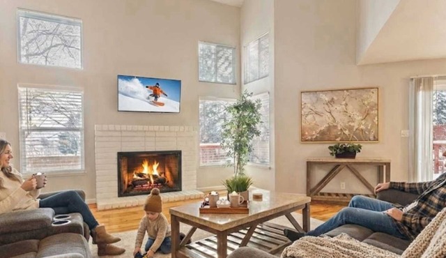 Family 3BR Reno | Baby Gear, Games + Mtn Views