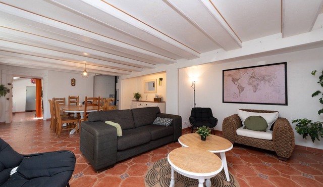 Family Home for 10 Guests