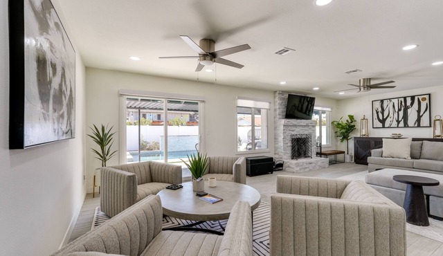 Fire Pit, Private Pool & Spa: Home in Scottsdale!