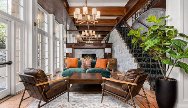 First floor Cozy king room w/Wine Country Charm