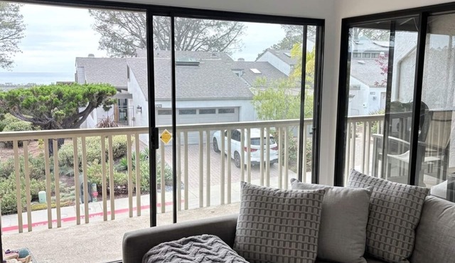 Five minute walk to the beach! Coastal 3-bedroom in Del Mar!