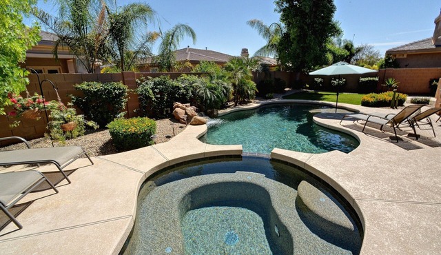 FIVE STARS - DAY DREAM OASIS! Three guest suites!