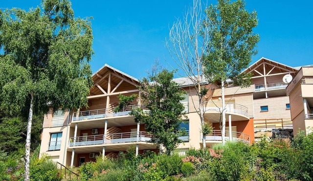 Flat with water views