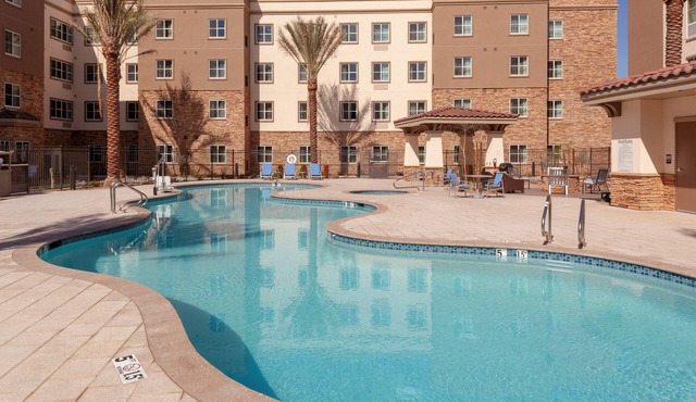 Free Breakfast. Outdoor Pool, Hot Tub, Gym. Enjoy the Best of Phoenix!