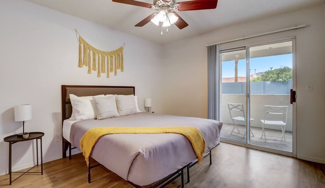 FRONTDESK Jade Scottsdale Apts Central Scottsdale