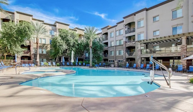 FRONTDESK Montreux Apts Northeast Phoenix