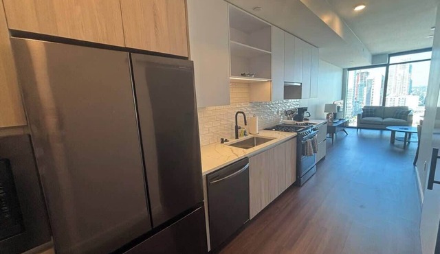 Fully Furnished 1BR Downtown w/Wi-Fi Parking