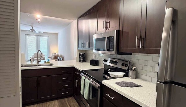 Fully Furnished 1BR in Misson Valley w/Parking