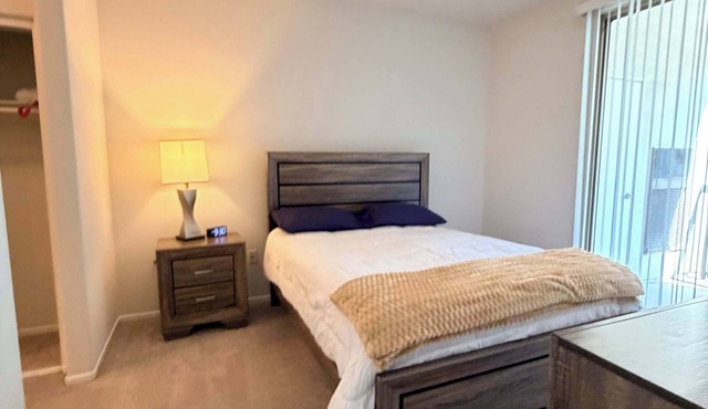 Fully Furnished 1BR in Misson Valley w/Parking