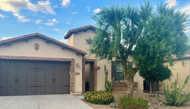 Fully Furnished 2BR in Encanterra, Pets Friendly, Resort Amenities, 3 month min