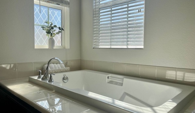 Furnished Modern Del Sur Family Home - All Utilities Incl. - 30 day minimum