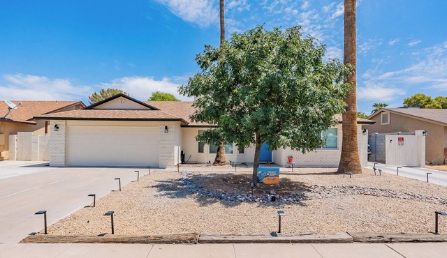 Gilbert AZ 4BR Vacation Home Remodeled Garage