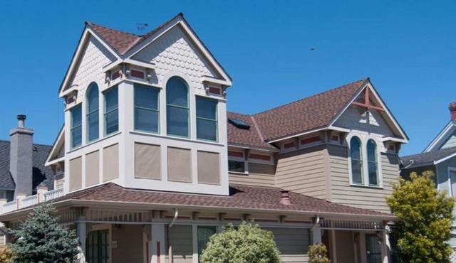Gingerbread - Pacific Grove House - Close to Beach