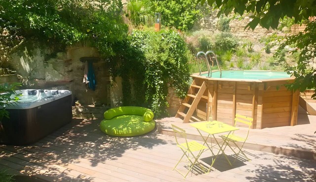 Gite VertCastel – Charming Green Retreat with Pool and Spa
