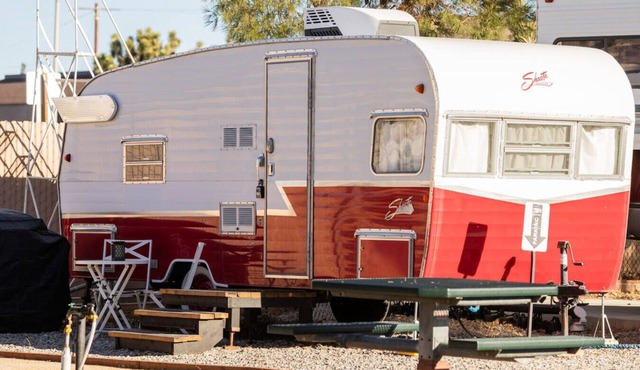 Glamping Retreat Walk to Dining