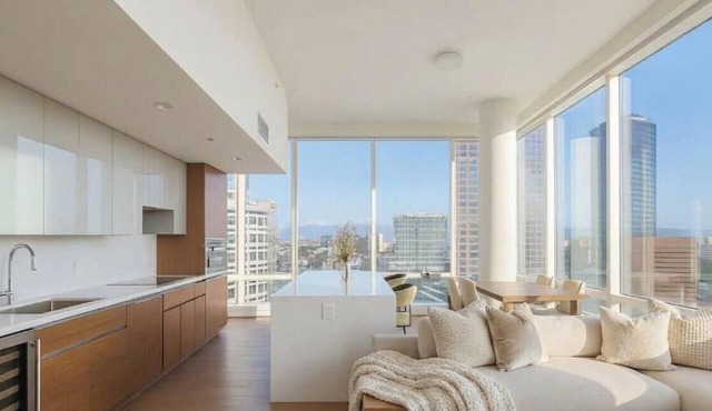 Glass Loft Skyline Views + Terrace