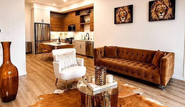 Golden One DOCO Downtown Penthouse Balcony Suite with Skyline View
