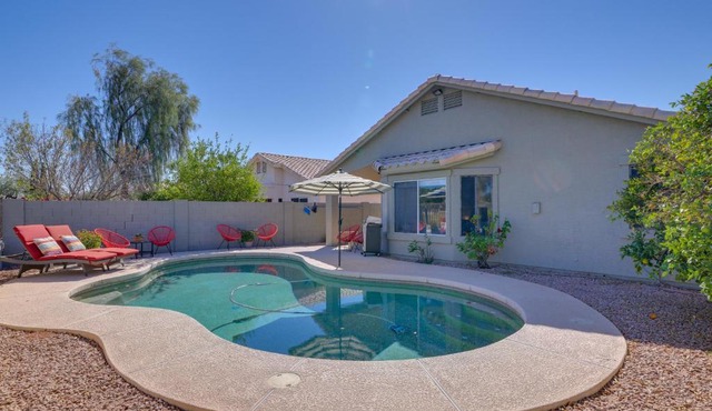Golf Course View! Dog-Friendly Retreat in Glendale