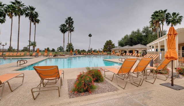 Golf, Swim, Play & Relax! Gated Sun Lakes Home