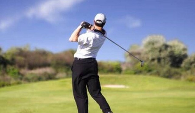 Golf though foothills of Pinnacle Peak !
