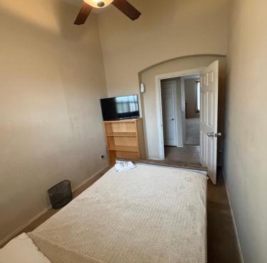 Goodyear Cul-de-sac Room 6