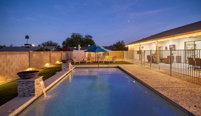 Gorgeous Vacation Home, Single Level - Close to Hiking, Htd Pool