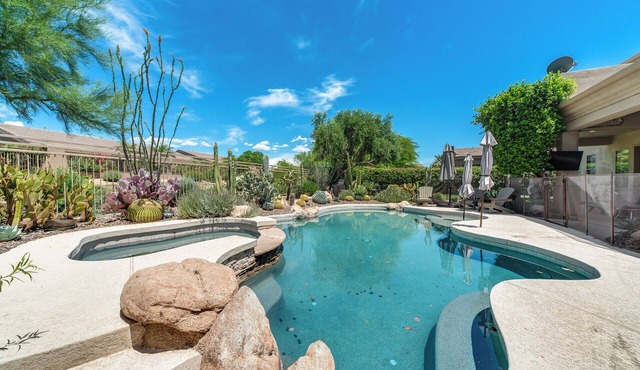 Grayhawk Getaway | 4-Bed Luxury w/Spa & Pool Heat