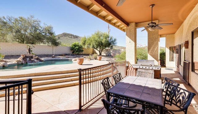 Groups Welcome! Home w/Pool + Patio in N Phoenix