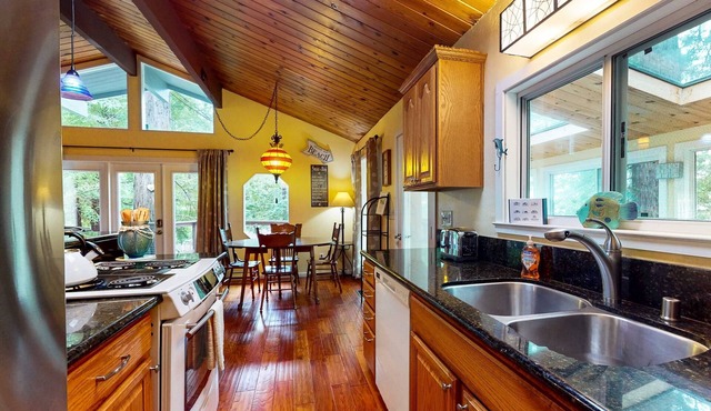Gualala 3BR hot tub — Cozy House with Ocean Views, Privat