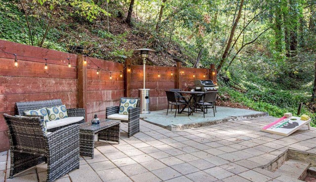 Guerneville Redwood Canyon Retreat with Patio & Grill