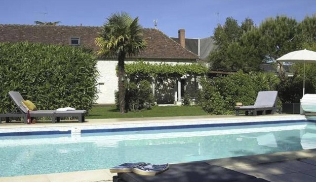 Guest House 'Chambre D'hote' with Shared Pool, Private Terrace and Wi-Fi