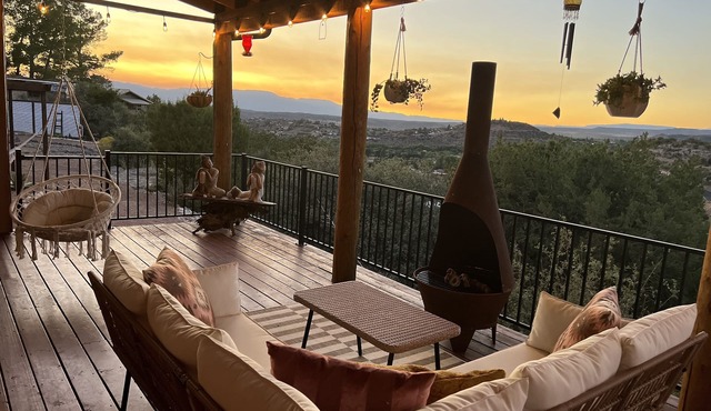 Gypsy Treasures Inn with hot Tub