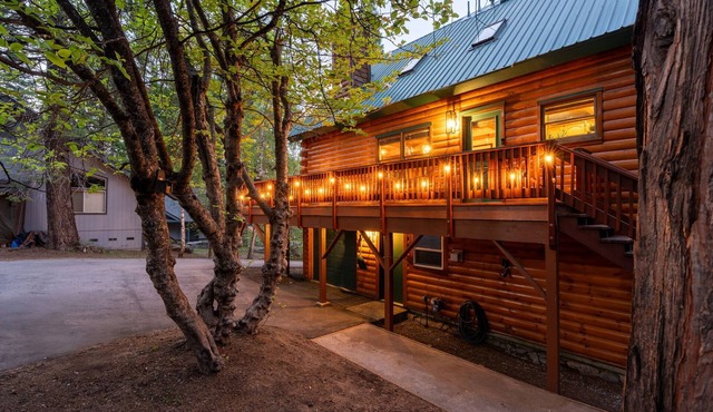 Happy Trails | Designer Log Home | Winter Escape