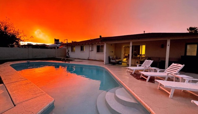 Heated Pool, Min to Old Town, 2 King Beds, Soft H20, Fully Equipped Kitchen