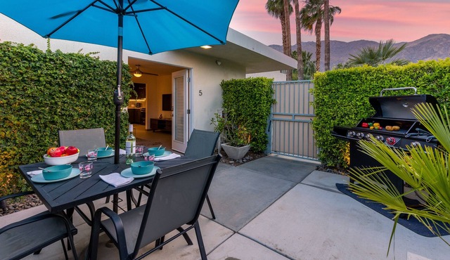 Hermosa Hideaway - Incredible Mid-Century Condo