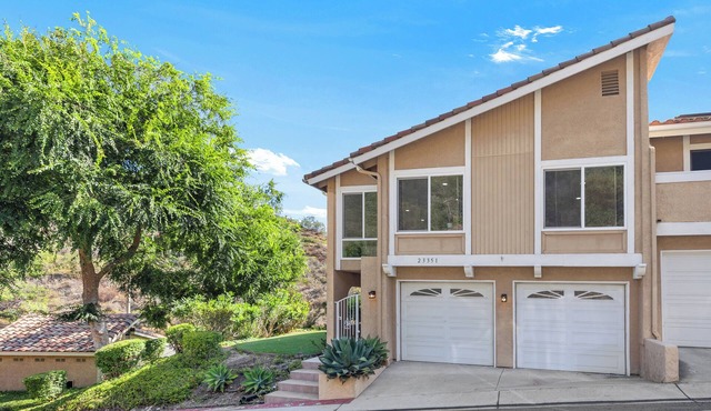 Highcrest Retreat – Stylish 3BR w/Patio, BBQ & Family Comforts