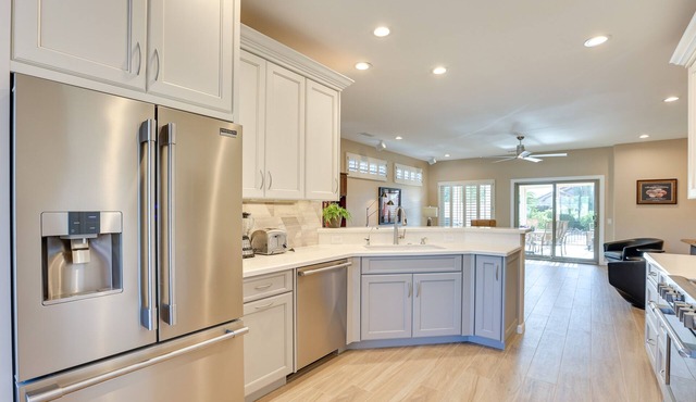 Hike & Golf! Extended Surprise Stay w/Pool Access