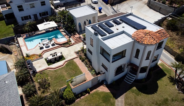 Historic Villa, Blocks from the Beach, Ocean Views