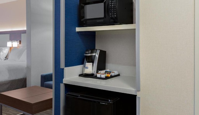 Holiday Inn Express & Suites Chico by IHG